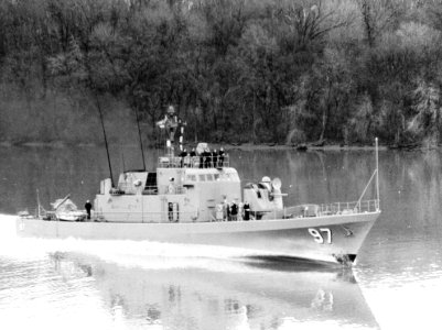 USS Surprise (PG-97) underway off the US Atlantic coast in January 1970