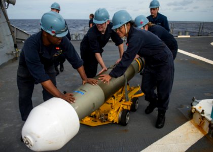 USS STOUT (DDG 55) DEPLOYMENT 2016 161108-N-GP524-381