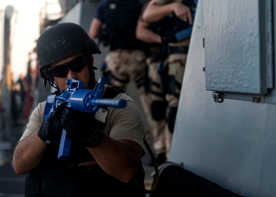 USS STOUT (DDG 55) VISIT, BOARD, SEARCH AND SEIZURE DEPLOYMENT 2016 160812-N-GP524-549