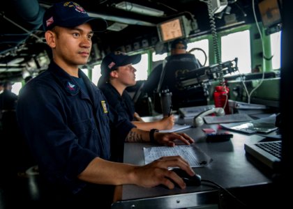 USS STOUT (DDG 55) STRAIT OF HORMUZ TRANSIT 160628-N-GP524-045
