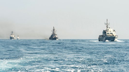 USS STOUT (DDG 55) IRAQI NAVY BILATERAL EXERCISE DEPLOYMENT 2016 160815-N-GP524-146