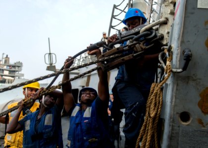 USS STOUT (DDG 55) REPLENISHMENT-AT-SEA DEPLOYMENT 2016 160806-N-GP524-096