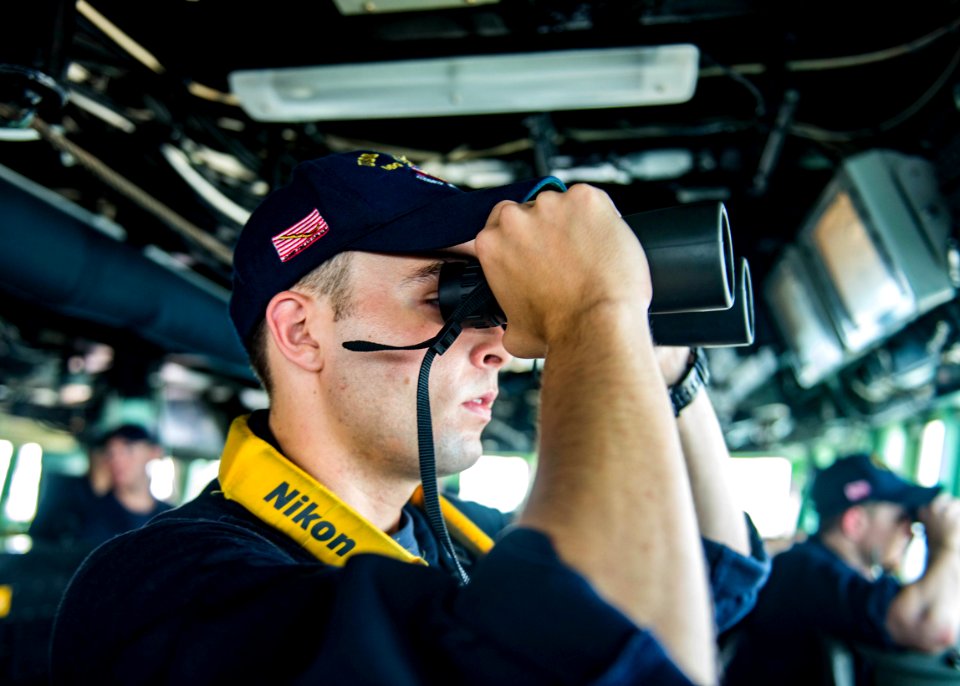 USS STOUT (DDG 55) STRAIT OF HORMUZ TRANSIT 160628-N-GP524-056