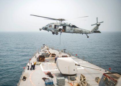 USS STOUT (DDG 55) VERTICAL REPLENISHMENT DEPLOYMENT 2016 160806-N-GP524-635