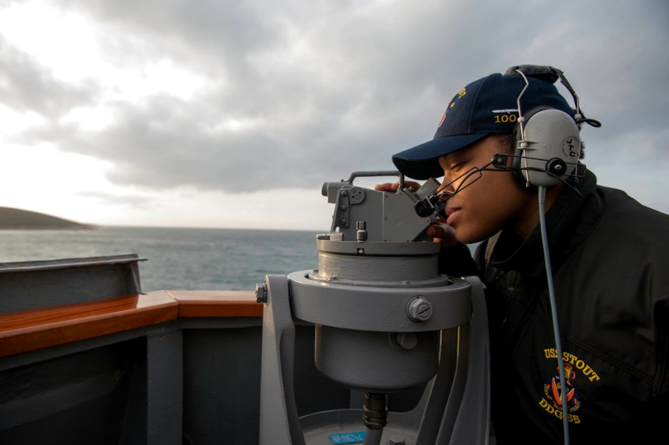 USS Stout operations 140217-N-UD469-130