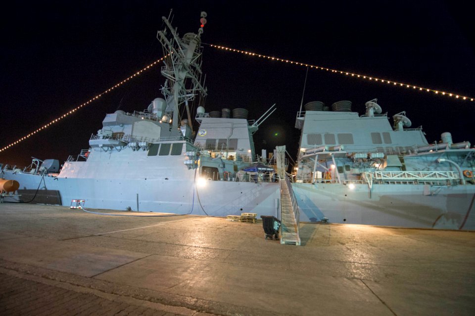 USS Stout 131225-N-UD469-030