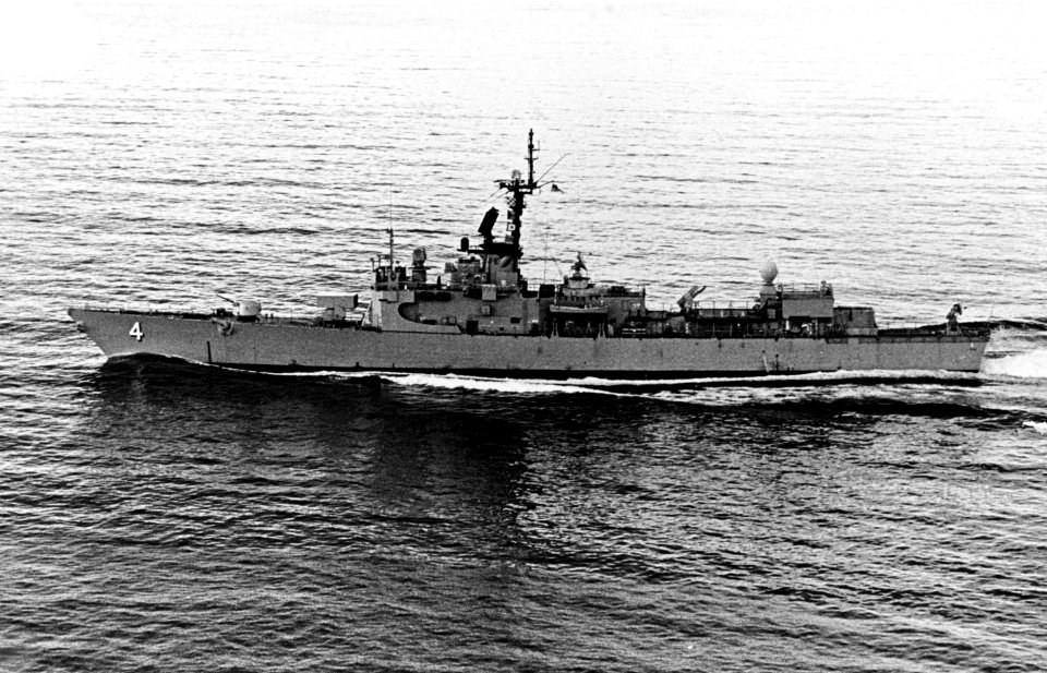 USS Talbot (DEG-4) underway in Roosevelt Roads on 6 December 1974 (NH 107578)