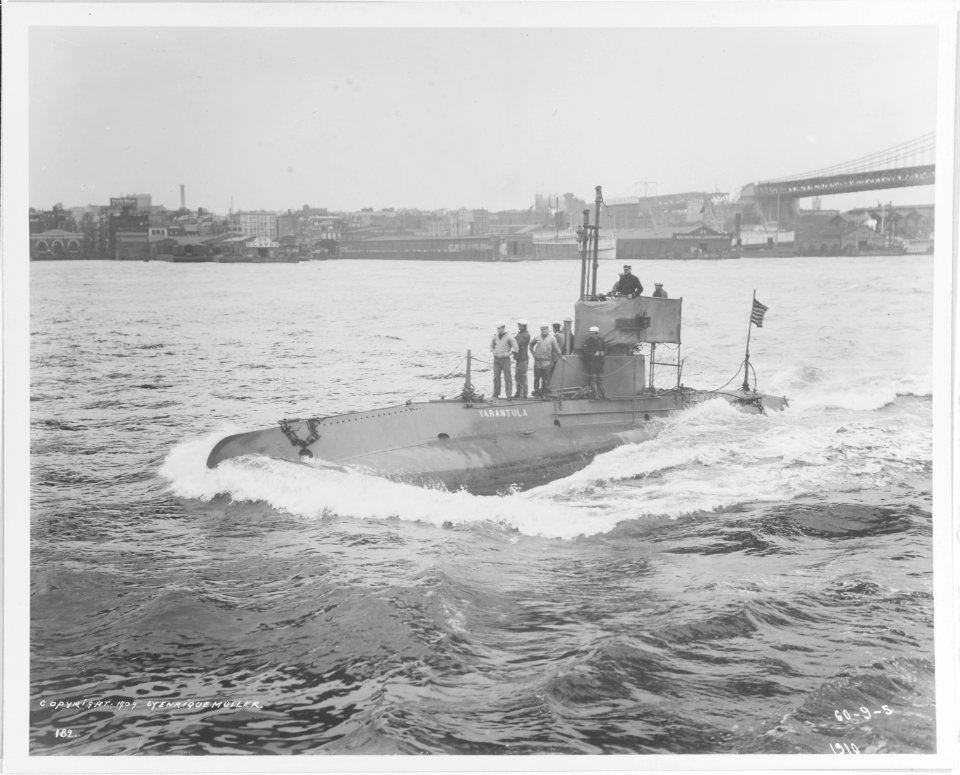 USS Tarantula - 19-N-60-9-5