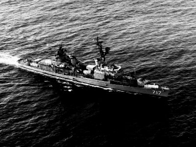 USS Theodore E. Chandler (DD-717) underway in the Pacific Ocean on 2 October 1969 (USN 1141246)