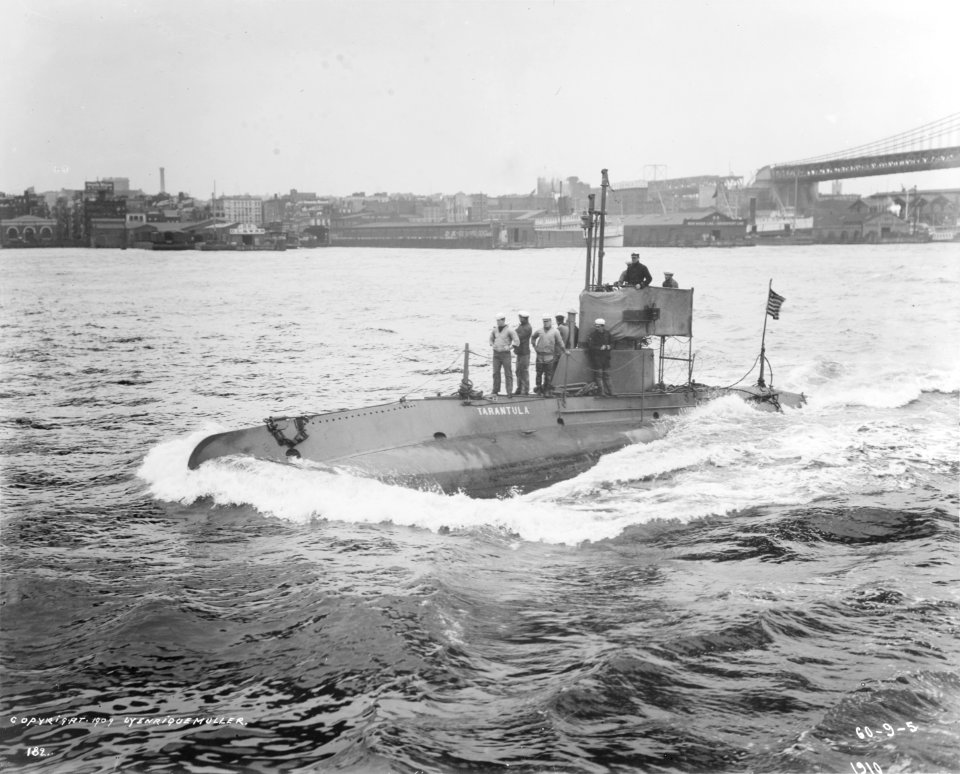 USS Tarantula - 19-N-60-9-5