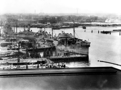 USS Tallulah (AO-50) at the Norfolk Naval Shipyard on 10 October 1942 (19-N-35465)