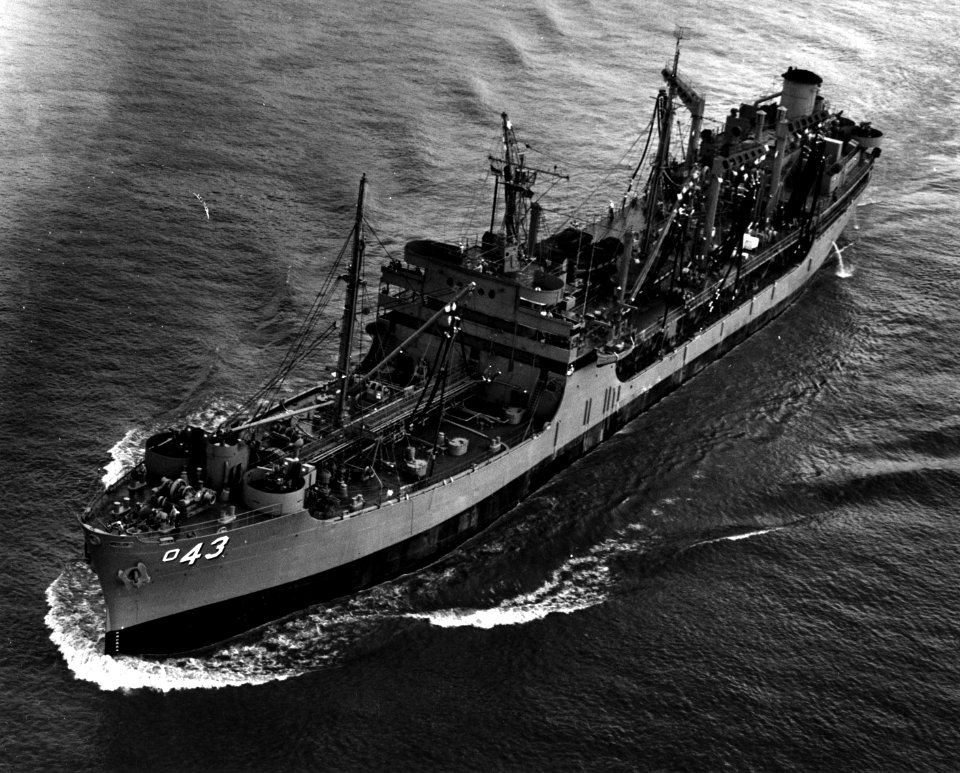 USS Tappahannock (AO-43) underway in 1966