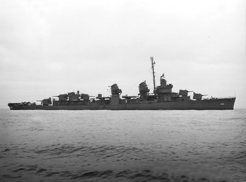 USS Taylor (DD-468) underway in San Francisco Bay, California (USA), on 26 January 1944 (NH 107451)