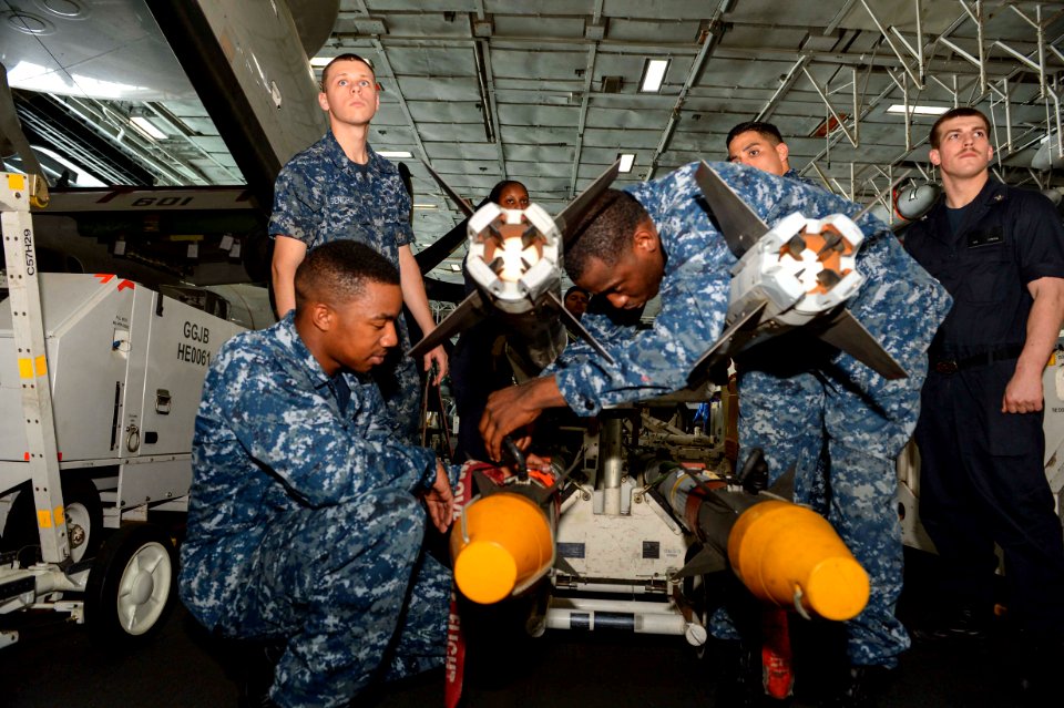 USS Theodore Roosevelt (CVN 71) 150508-N-ZF498-127 (17290152379)