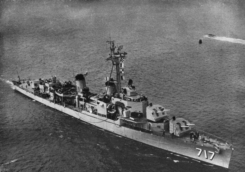 USS Theodore E. Chandler (DD-717) underway, circa in 1956