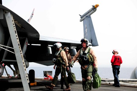 USS Theodore Roosevelt (CVN 71) 150416-N-SI600-033 (17065208767)