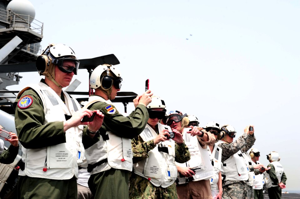 USS Theodore Roosevelt (CVN 71) 150502-N-GR120-251 (16741240114)