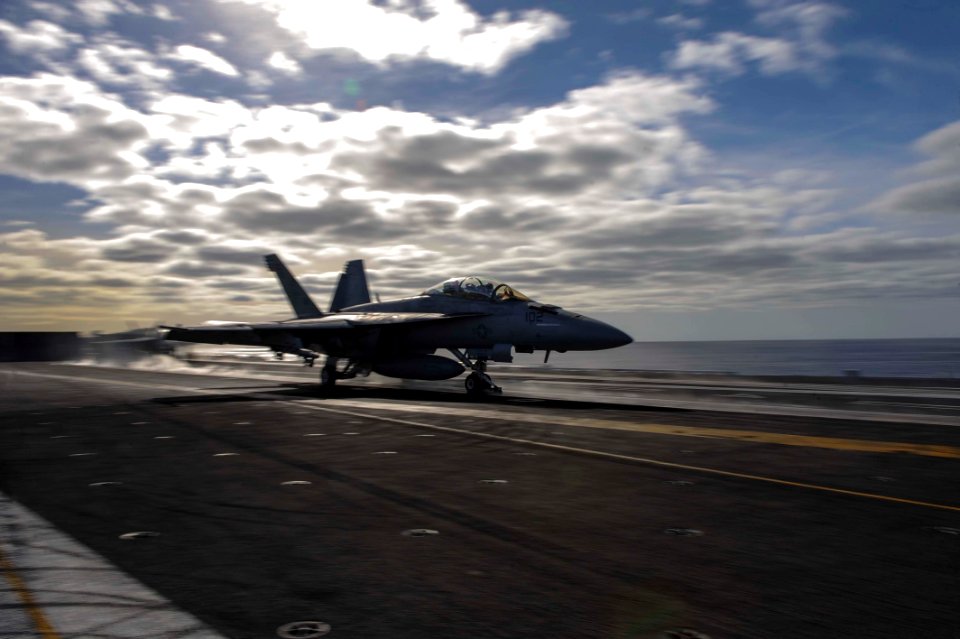 USS Theodore Roosevelt action 150318-N-FI568-470