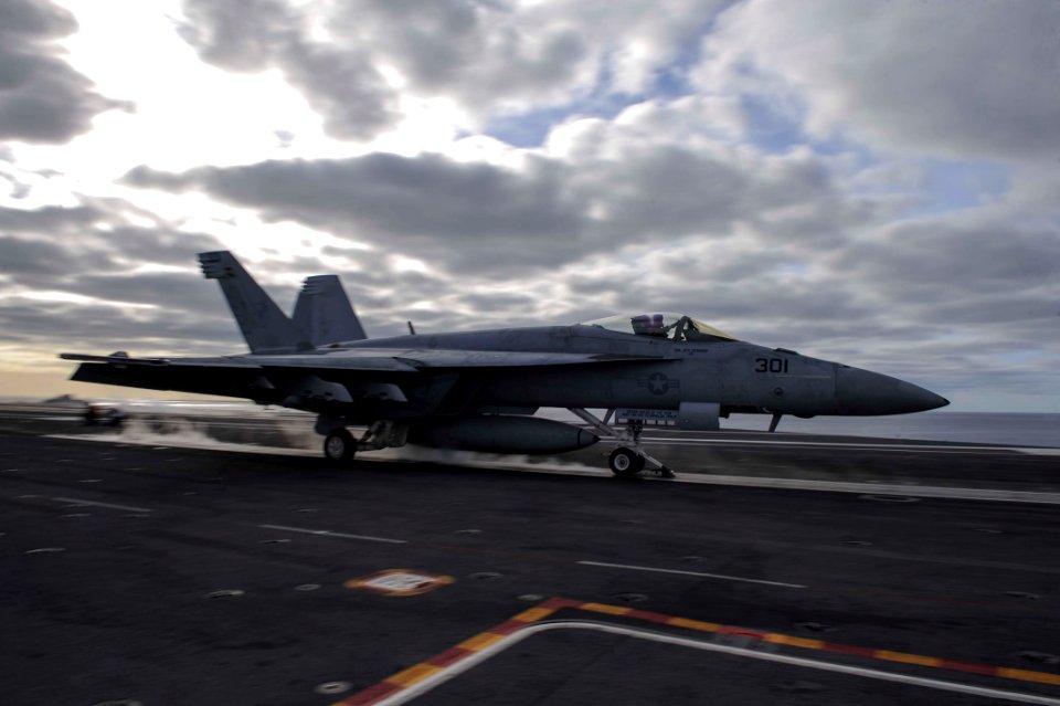 USS Theodore Roosevelt action 150318-N-FI568-254