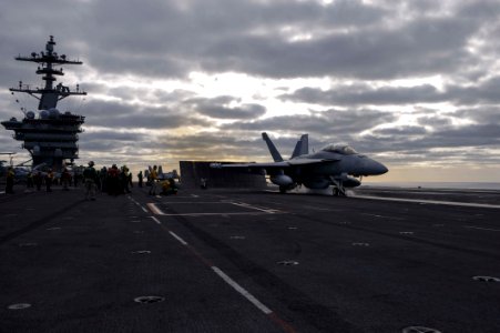 USS Theodore Roosevelt action 150318-N-FI568-319