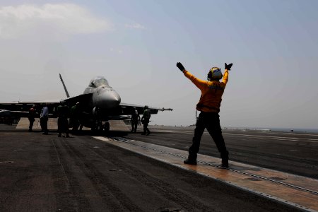 USS Theodore Roosevelt flight operations 150813-N-PG340-123