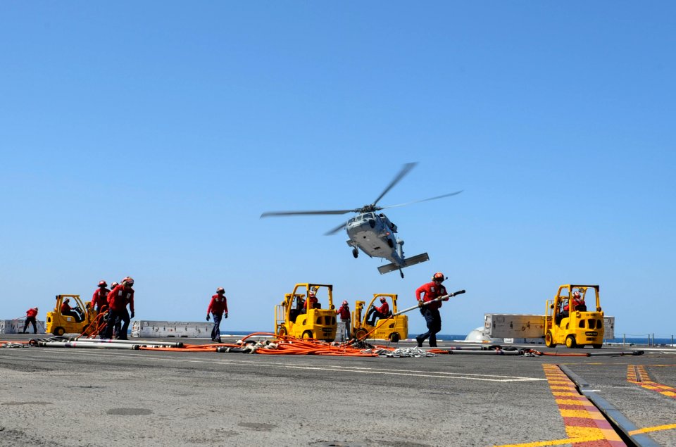 USS Theodore Roosevelt operations 140505-N-OK726-879