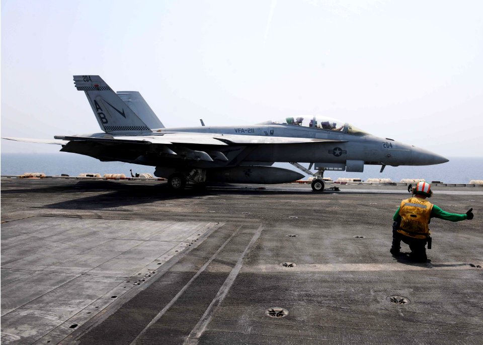 USS Theodore Roosevelt flight operations 150907-N-PG340-253
