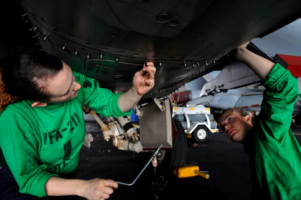 USS Theodore Roosevelt operations 150523-N-FI568-062