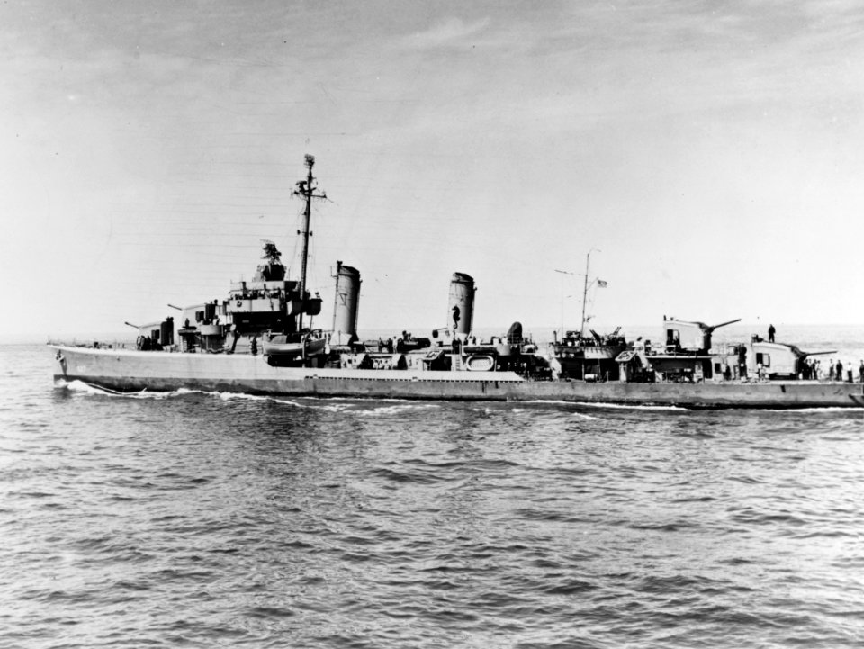 USS Thompson (DD-627) underway, circa in late May 1944 (80-G-244205)