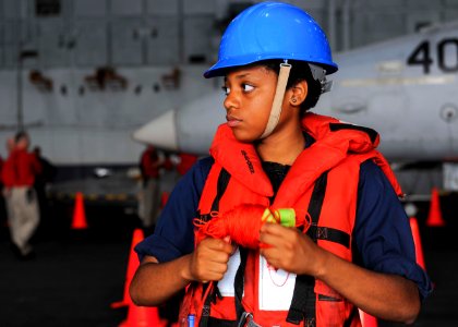USS Theodore Roosevelt operations 150708-N-CQ428-038