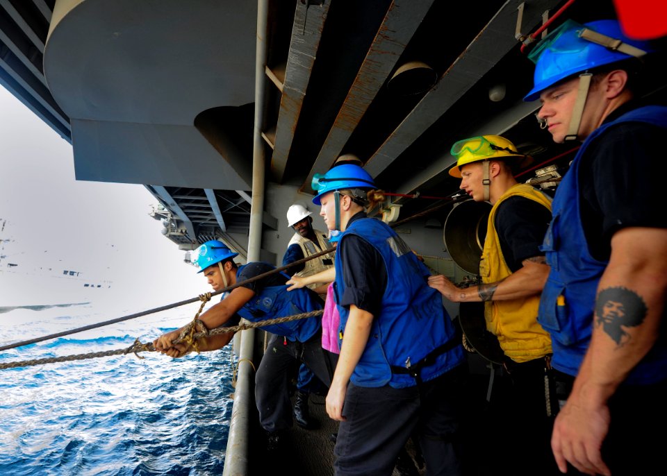 USS Theodore Roosevelt operations 150909-N-PG340-014