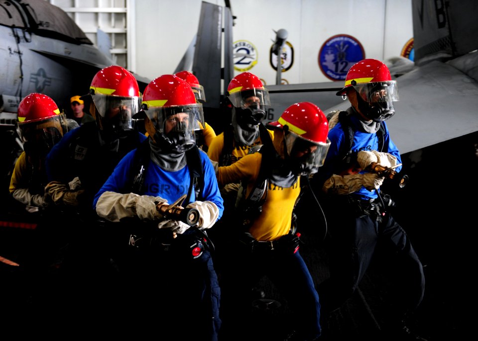 USS Theodore Roosevelt operations 150927-N-PG340-037