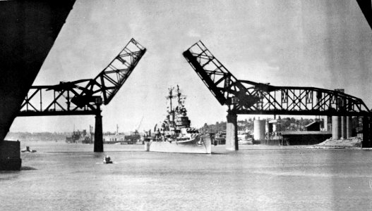 USS Toledo (CA-133) at Portland, Oregon, in June 1955