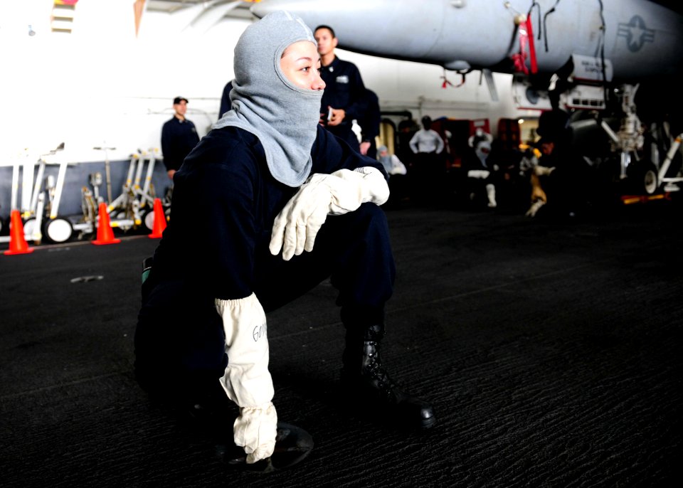 USS Theodore Roosevelt operations 150927-N-PG340-016
