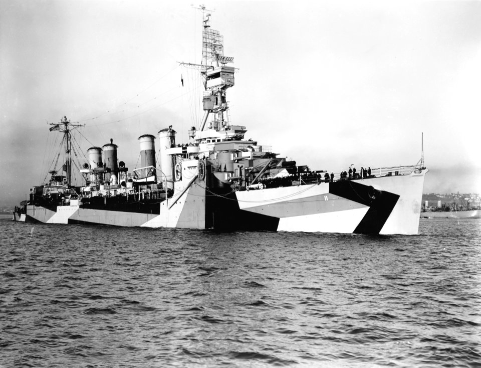 USS Trenton (CL-11) in San Francisco Bay on 11 August 1944 (19-N-91697)