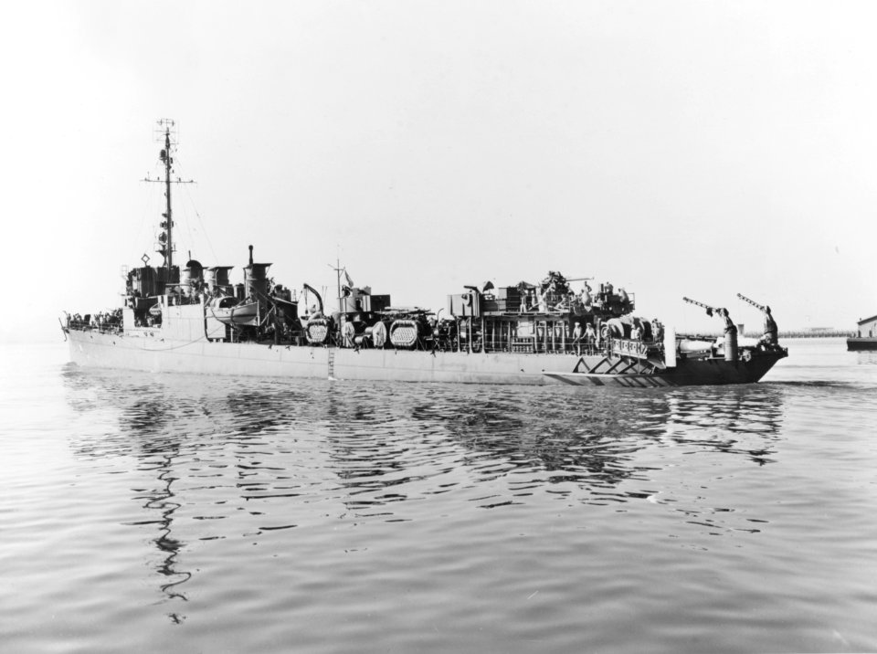 USS Trever (DMS-16) off the Mare Island Naval Shipyard in October 1943