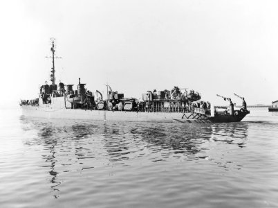 USS Trever (DMS-16) off the Mare Island Naval Shipyard in October 1943