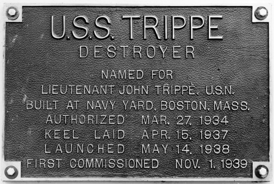 USS Trippe - 19-N-21332