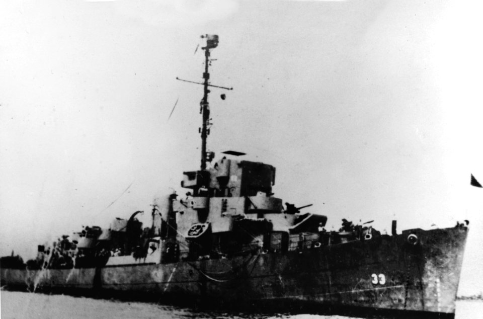 USS Tisdale (DE-33), circa in August 1945 (NH 79821)