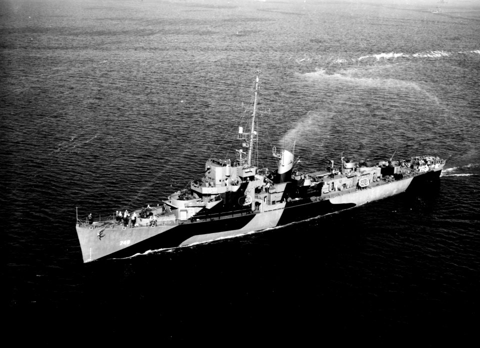 USS Tills (DE-748) underway off San Pedro, California (USA), on 11 October 1944 (19-N-78079)