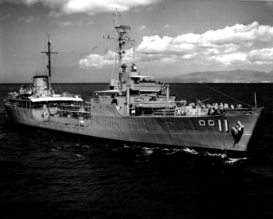 USS Tombigbee (AOG-11) underway, in 1966 (L45-284.02.01)