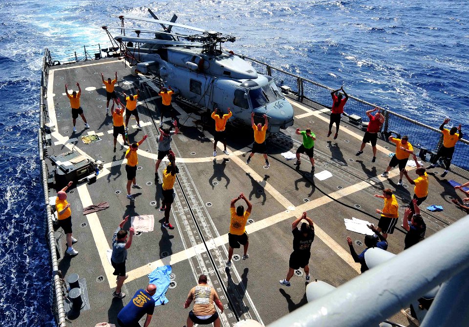 USS Underwood action 120418-N-ZE938-001