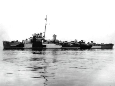 USS Underhill (DE-682) underway, circa in 1945 (80-G-382857)