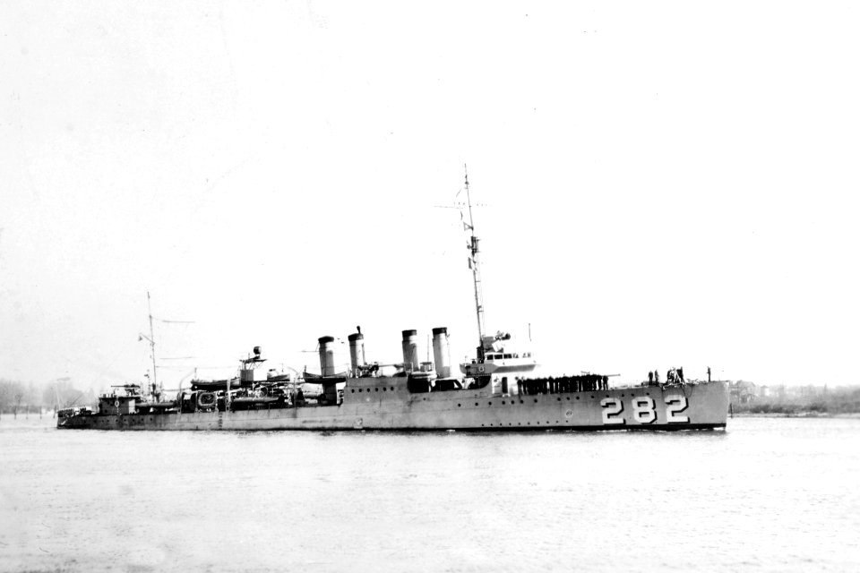 USS Toucey (DD-282) underway, circa in 1930 (NH 45266)