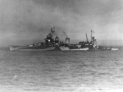USS Tuscaloosa (CA-37) off Iwo Jima, 16 February 1945 photo