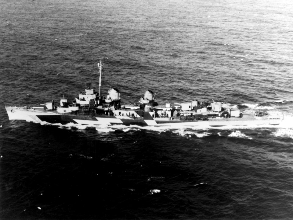 USS Twiggs (DD-591) underway in the Atlantic Ocean on 7 December 1944 (80-G-215535)