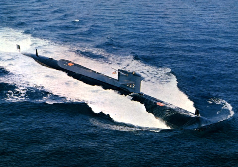 USS Tullibee (SSN-597) underway at sea, circa in 1960