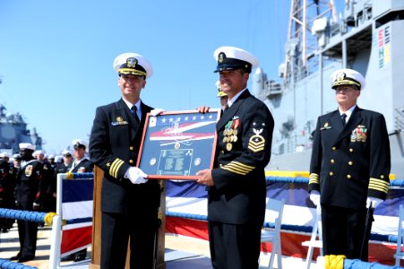 USS Underwood is decommissioned. (8549058616)