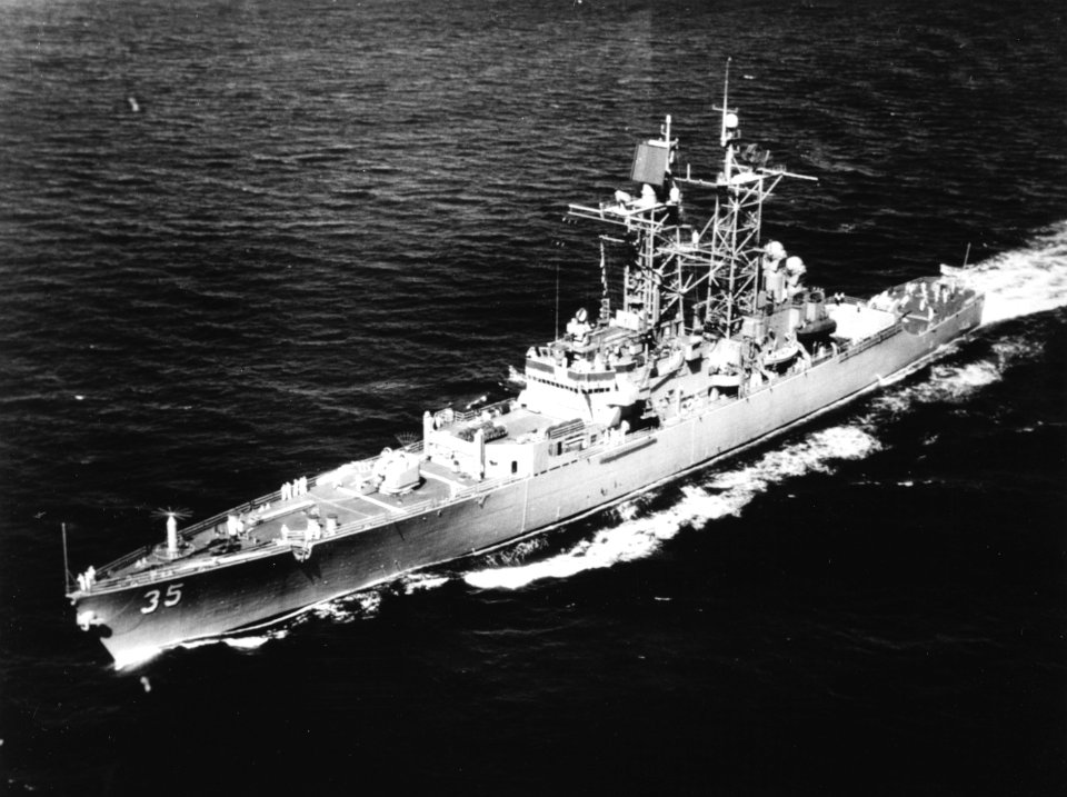 USS Truxtun (DLGN-35) underway at sea c1967