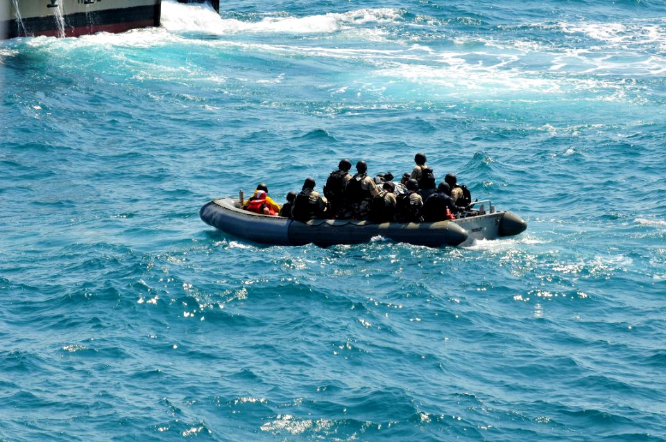 USS Underwood underway 120427-N-ZE938-043